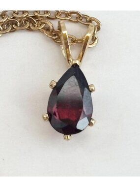 Minimalist Red Teardrop Rhinestone Vintage Gold Toned Pendant Necklace - 19"